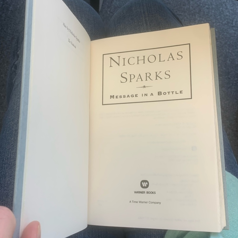 Hardcover book- Message in a Bottle by Nicholas Sparks